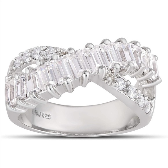 VICTORIA TOWNSEND Cubic Zirconia Crossover Infinity Ring Sz 5 - Picture 1 of 9